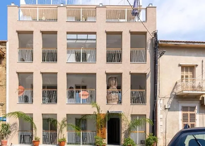 Sunstone - Cozy W Terrace In * Larnaca