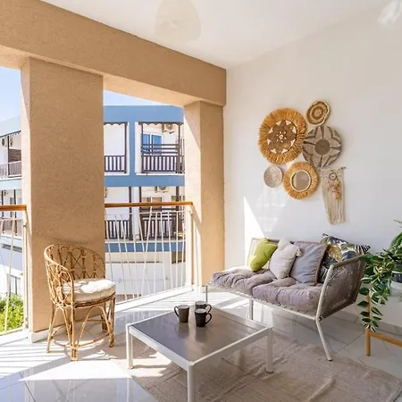 Sunstone - Cozy W Terrace In * Larnaca